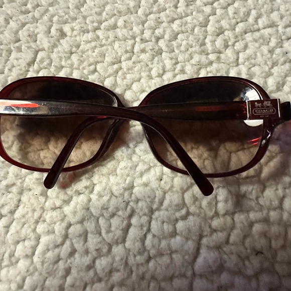 Coach burgundy/red women’s sunglasses - Picture 5 of 5